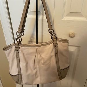 Coach cream leather shoulder bag